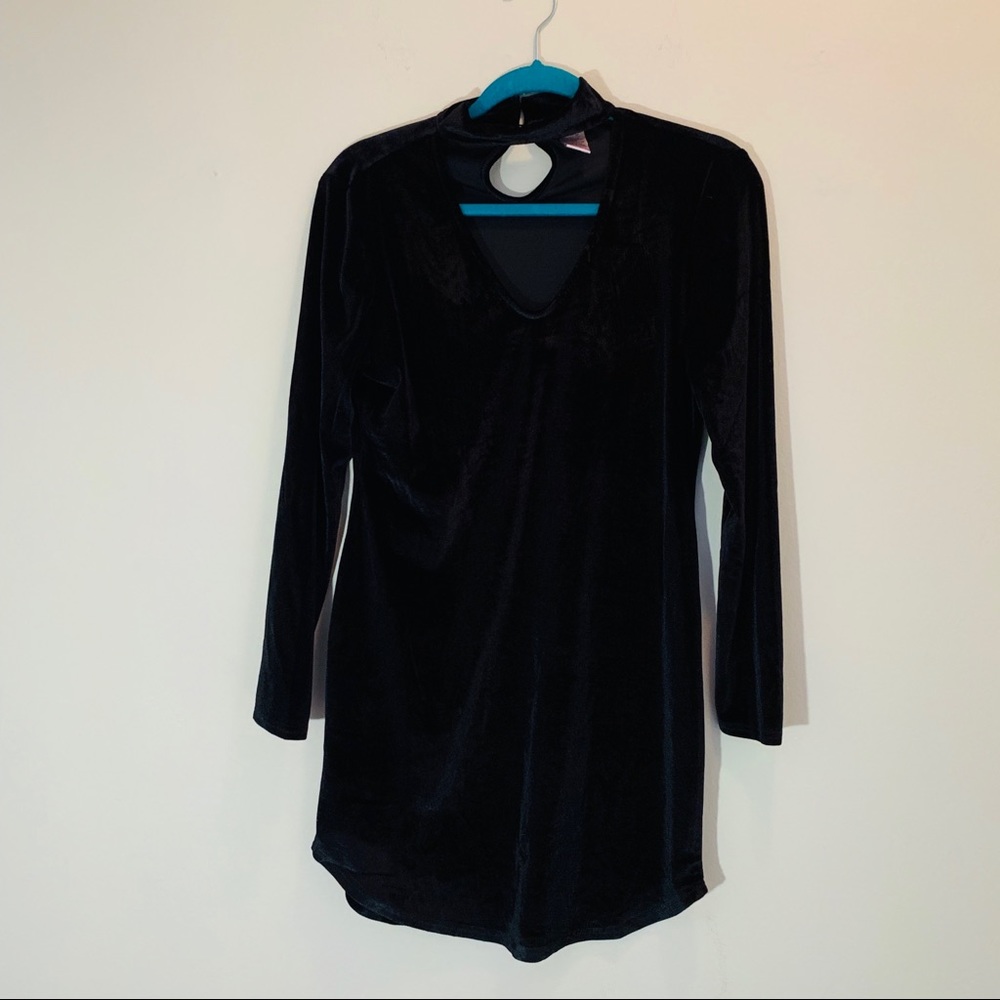 NWOT Velvet Choker Neck Long Sleeved Trendy Dress